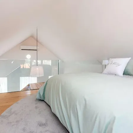 Seaside With A View - 200m Away From The Beach! *