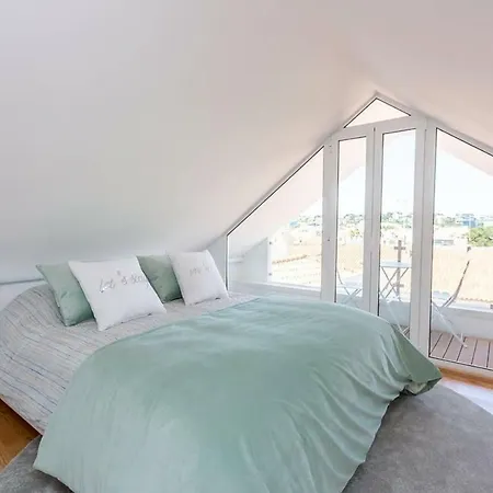 Seaside With A View - 200m Away From The Beach! *